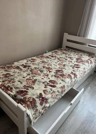 Ліжко і шафа
