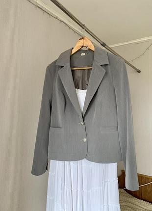 Оригінальний вкорочений піджак