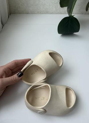 Тапочки сандалии next 2