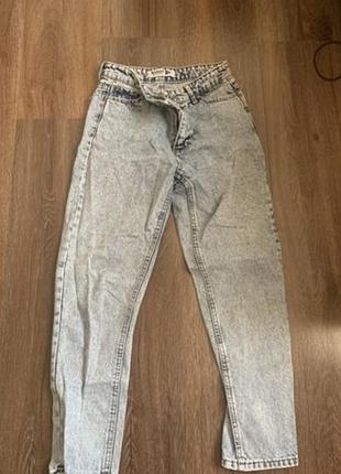 Женские джинсы