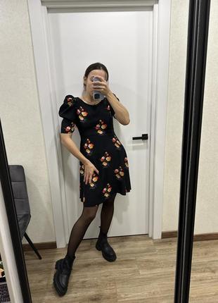 Коротка сукня в квітковий принт zara