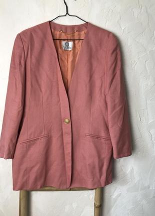 Пудровый стильный жакет