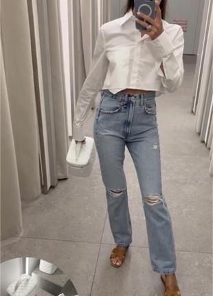 Джинсы с порванными коленями zara