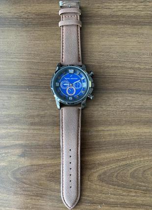 Годинник daniel hechter