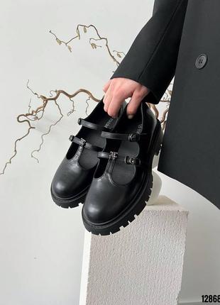 Черные кожаные туфли с тонкими ремешками пряжками на толстой подошве8 фото