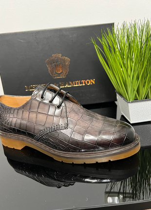 Нові туфлі, натуральна шкіра.