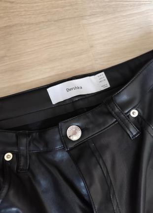 Брюки шкіряні bershka2 фото