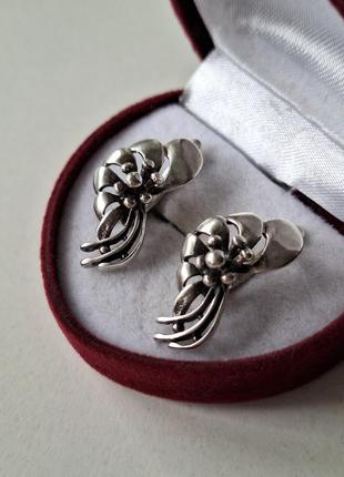 Серебряные серьги. серебро 925 проба трезубец. цветы.5 фото