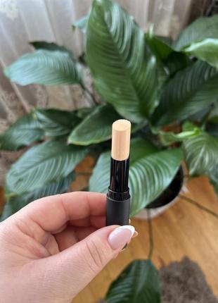 Контурирующий карандаш elizabeth arden stroke of perfection