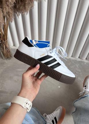 Трендовые женские кроссовки на платформе adidas samba platform white black gum белые на коричневой подошве