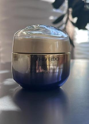 Оригинальный подтягивающий и укрепляющий крем для лица shiseido vital perfection uplifting and firming cream