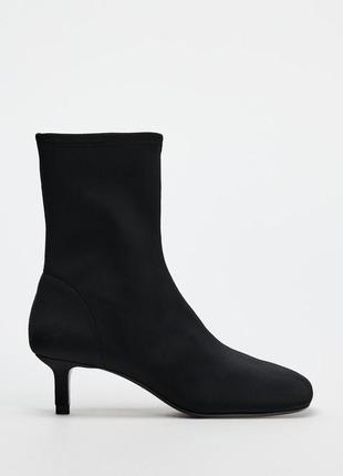 Стрейчевые черные идеальные ботльоны носка zara5 фото