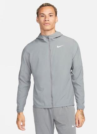 Сортивна чоловіка вітровка nike running