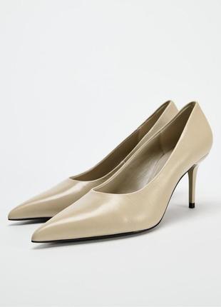 Шкіряні туфлі zara