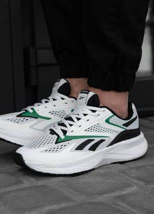 Демисезонные белые кроссовки reebok