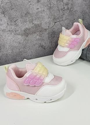 Дитячі кросівки для дівчинки