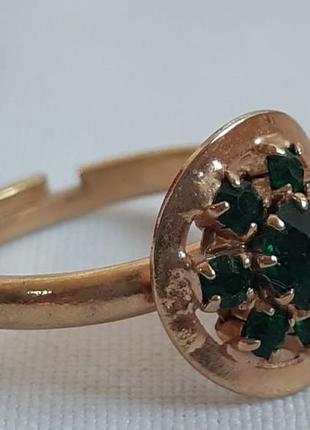 Винтажное кольцо «малинка» с зелеными кристаллами, чехословакия 70-80-е