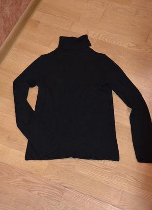 Гольф из шерсти uniqlo