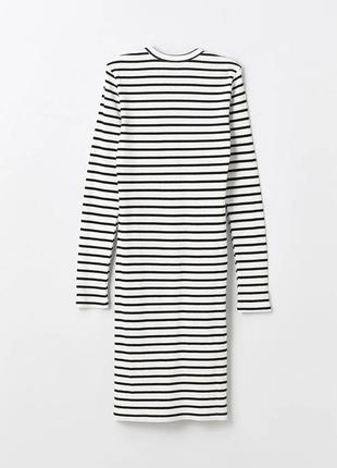 Приталена сукня в рубчик