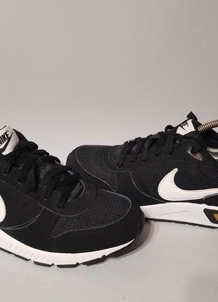 Nike nightgazer 41р 26см кросівки