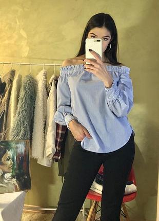 Блуза з опущеними плечима
