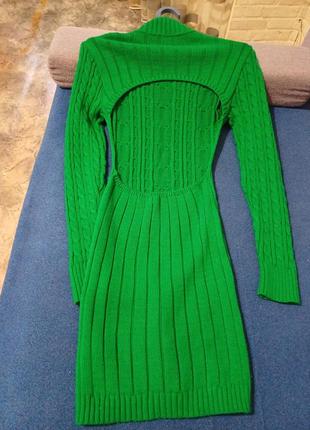 Сукня з відкритою спиною