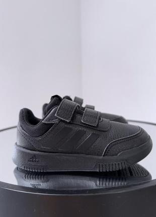Чудові свіжі кросівки Sneakerboot adidas