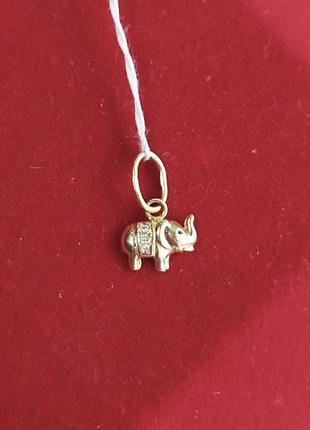 Золота підвіска слоненя з фіанітами.