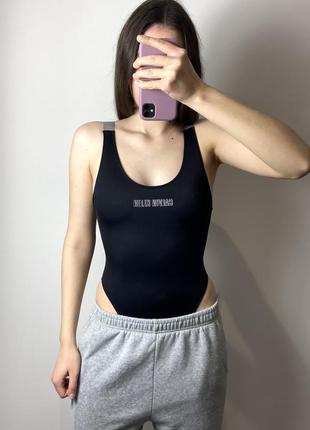 Купальник calvin klein з відкритою спинкою та логотипами на лямках