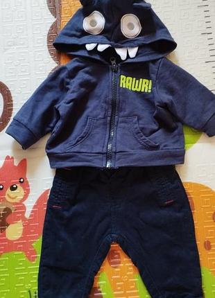 Комплект штанишки и кофточка