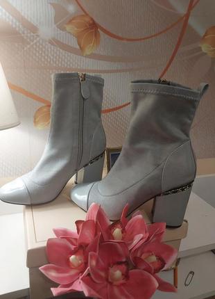 Сапожки женские, ботильоны