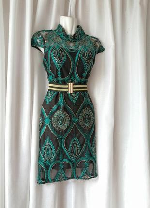 Красива ефектна міні сукня трикотаж зверху сітка прикрашена вишивкою паєтками , застібає...