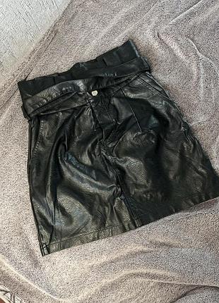 Шкіряна спідниця