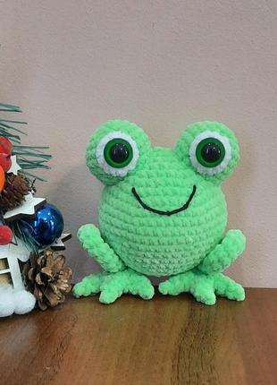 В'язана жабка / в'язані іграшки / м'які іграшки