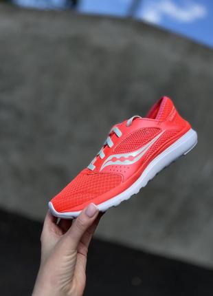 Беговые кроссовки Men saucony. оригинал.