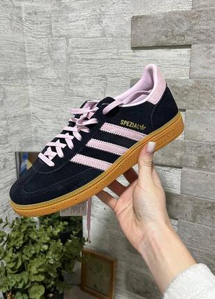 Кроссовки adidas spezial