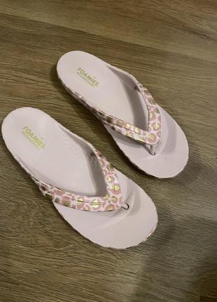 Літнє взуття skechers foamies