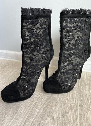 Замшево-кружевные батальоны.