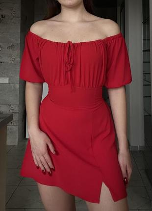 Червона сукня корсет