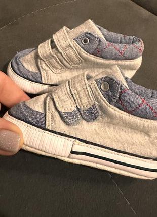 Кеди на немовля