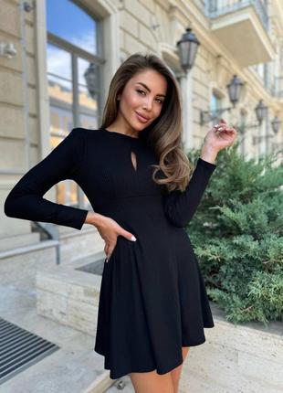 Платье короткое с длинным рукавом