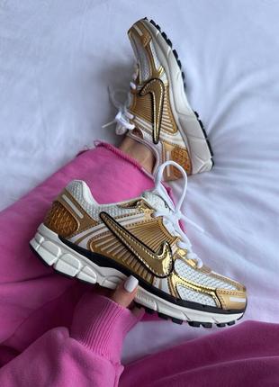 Кросівки nike vomero 5  «metallic gold»
