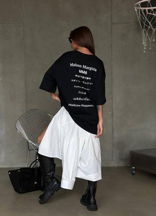 Футболка чорна з білими надписами maison лого margiela
