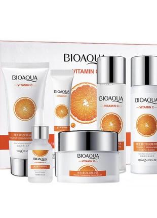 Подарунковий зволожуючий набір по догляду за обличчям bioaqua vitamin c set 6 в 1
