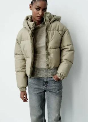 Куртка zara в светло оливковом цвете.
