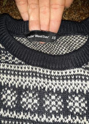Темно-синій різдвяний светр з двома оленями та сніжинками2 фото