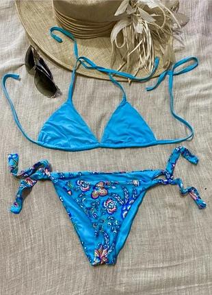 Calzedonia шикарный голубой с киветким принтом раздельный купальник на завязке крутого дорогого бренда (италия)