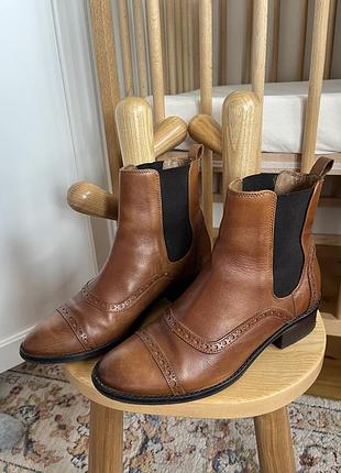 Челсі черевики massimo dutti 10
