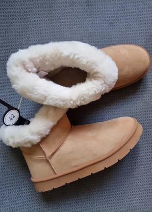 Короткие зимние ботинки