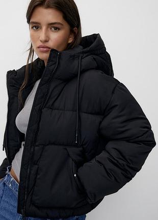 Теплый пуховик пуффер оверсайз с капюшоном bershka